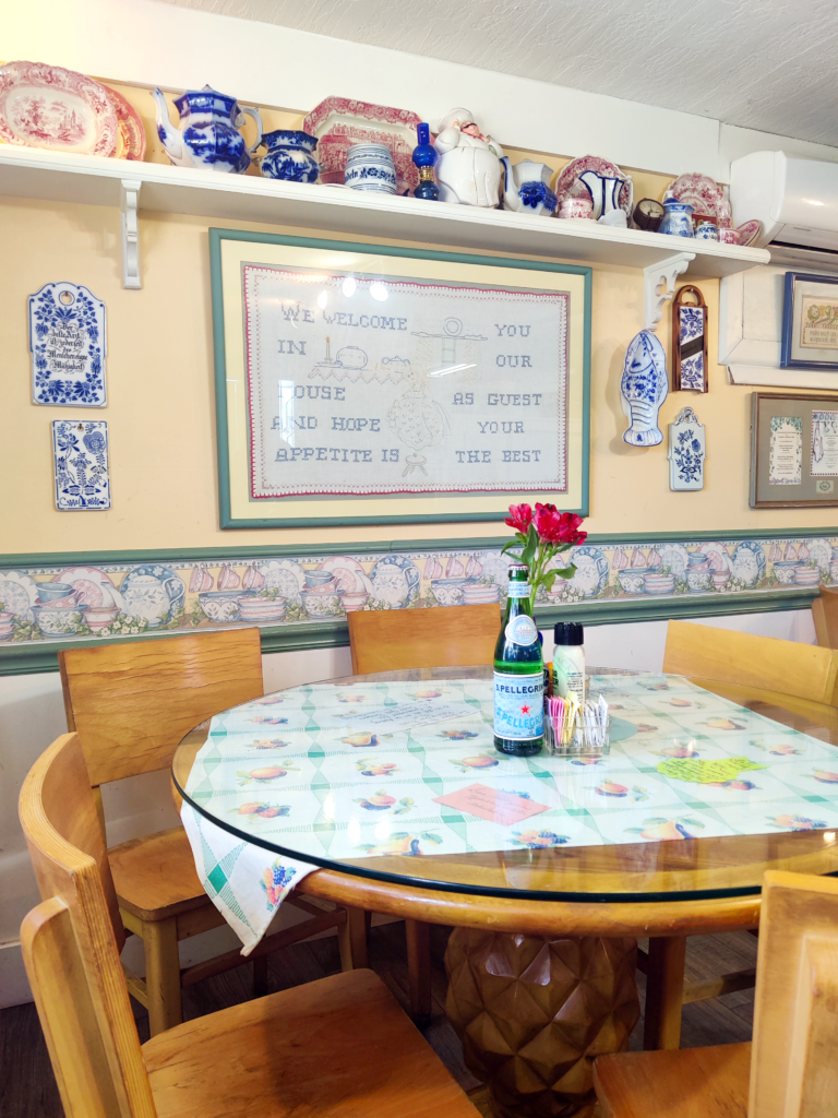 Mallie Kyla’s Café